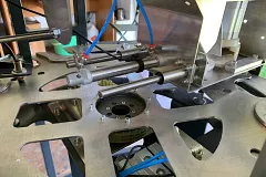 Assembly table
